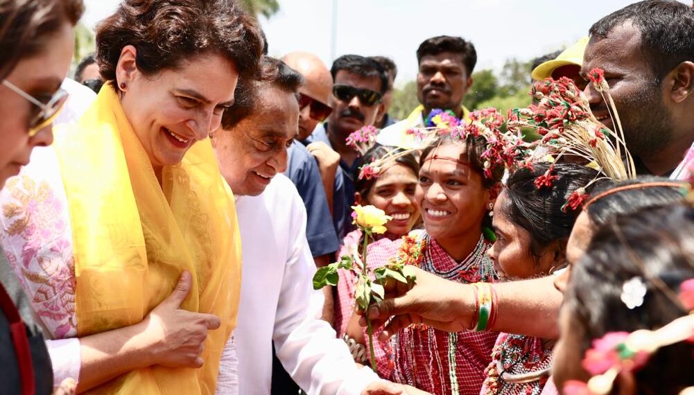 प्रियंका गांधी ने जबलपुर से किया मध्यप्रदेश का चुनावी शंखनाद, किए पांच वादे