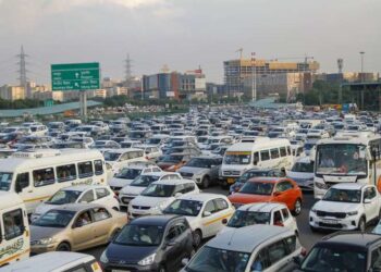 'ऐसा प्रस्ताव नहीं है': अतिरिक्त टैक्स पर गडकरी ने दी सफाई
