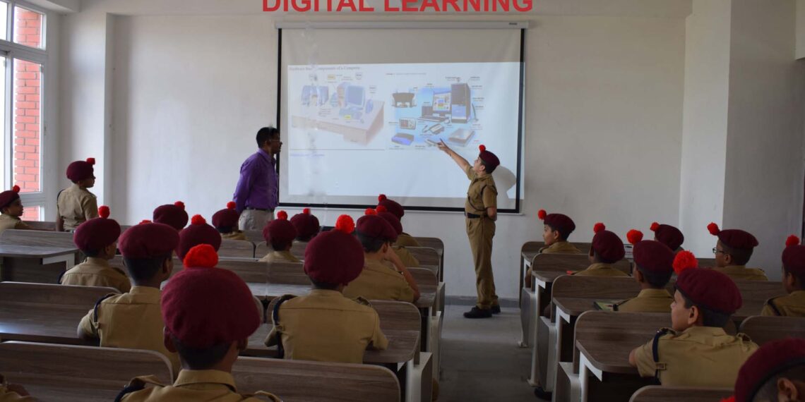 रक्षा मंत्री राजनाथ सिंह ने पार्टनरशिप मोड में 23 नए सैनिक स्कूलों को मंजूरी दी