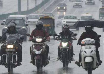 उत्तर प्रदेश: पिछले 24 घंटों में बारिश से संबंधित घटनाओं में 19 लोगों की मौत हो गई