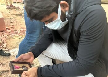 बजरंग पूनिया ने पद्मश्री सम्मान PM आवास के सामने फुटपाथ पर रखा