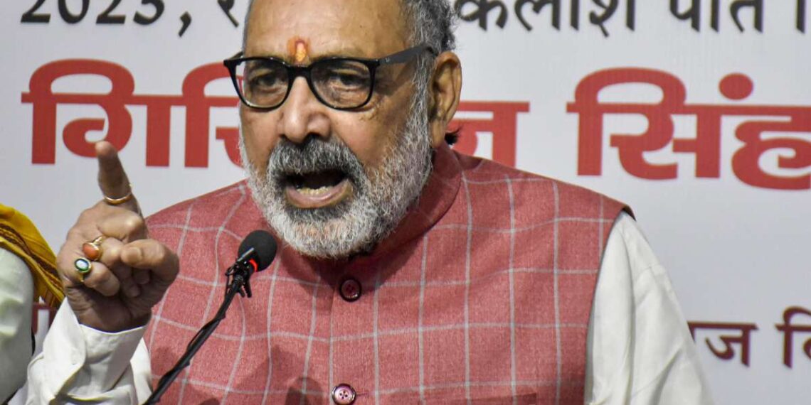 गिरिराज सिंह: नीतीश को हटाने के लिए लालू यादव ने रचा 'चक्रव्यूह'