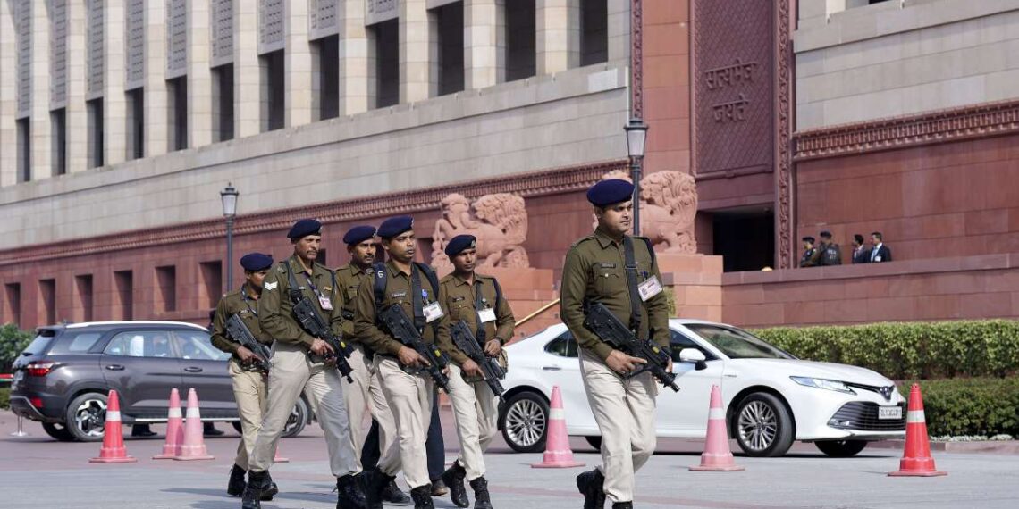 पीएम मोदी ने मंत्रियों से संसद सुरक्षा उल्लंघन की घटना को गंभीरता से लेने को कहा: सूत्र