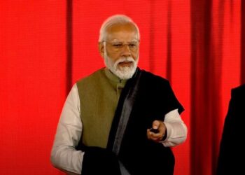 पीएम मोदी ने 15,700 करोड़ की परियोजनाओं का शुभारंभ किया