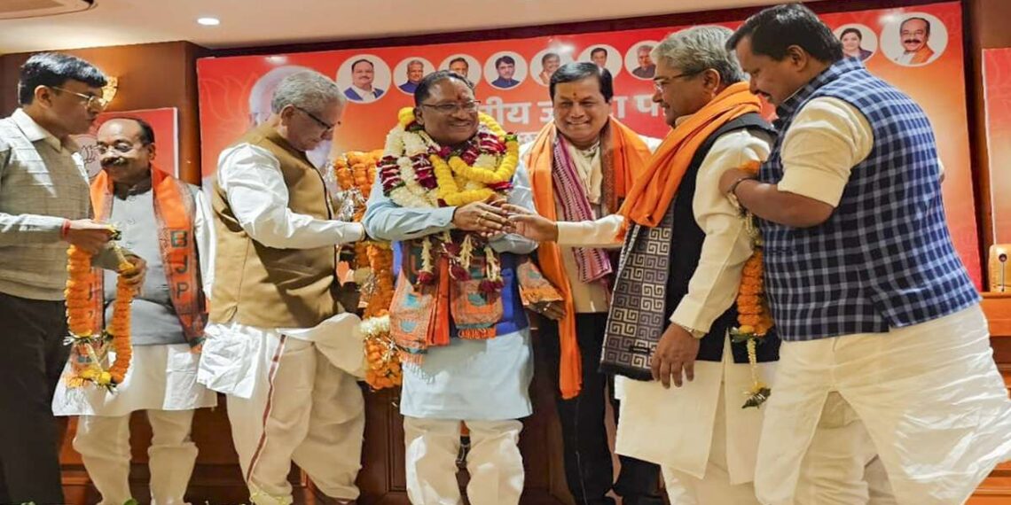 पीएम मोदी की मौजूदगी में विष्णुदेव साय ने ली छत्तीसगढ़ के सीएम पद की शपथ