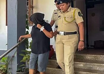 सुचना सेठ ने नोट लिखकर, बेटे के शव के साथ बैग में छोड़ा