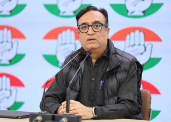 AAP ने अजय माकन पर कांग्रेस से की करवाई की मांग, केजरीवाल को बताया था एंटी-नेशनल - Panchayati Times