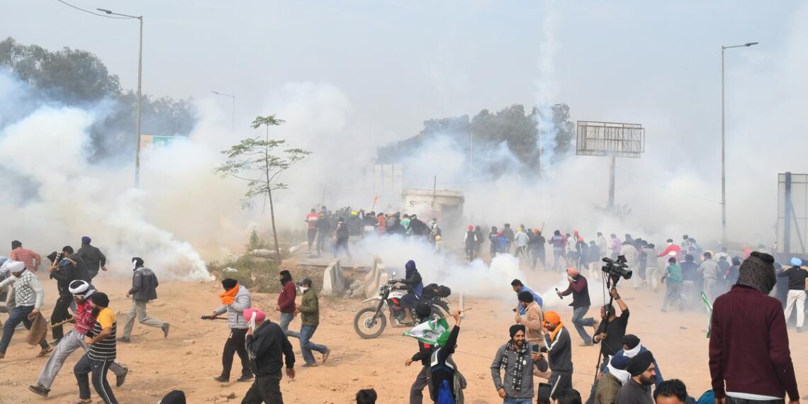 किसान आंदोलन : किसानों ने किया रेलवे ट्रैक जाम करने का एलान