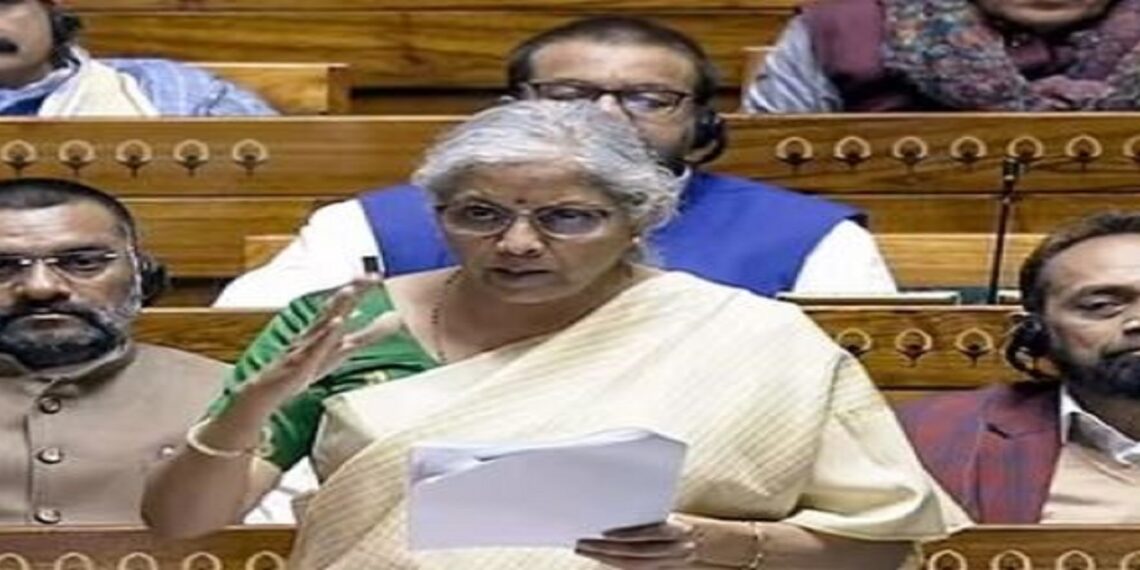 Black Paper vs White Paper: क्या है बीजेपी का व्हाइट पेपर, जिसके विरोध में कांग्रेस ने दिखाया ब्लैक पेपर; वीडियो से जानें