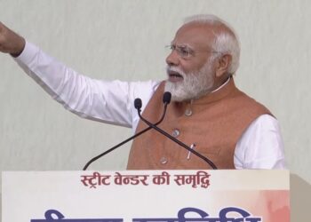 पीएम मोदी ने स्वनिधि योजना के लाभार्थियों से किया संवाद