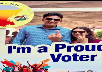 क्रिकेटर राहुल द्रविड़ और अनिल कुंबले ने बेंगलुरु में मतदान किया