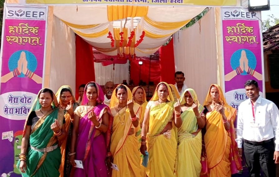 तीसरे चरण में एमपी और छत्तीसगढ़ में कितना प्रतिशत मतदान हुआ?