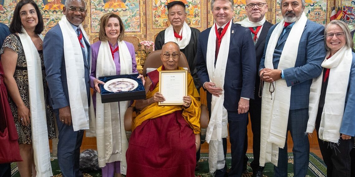 अमेरिकी प्रतिनिधिमंडल के दलाई लामा से मिलने पर भड़का चीन - Panchayati Times