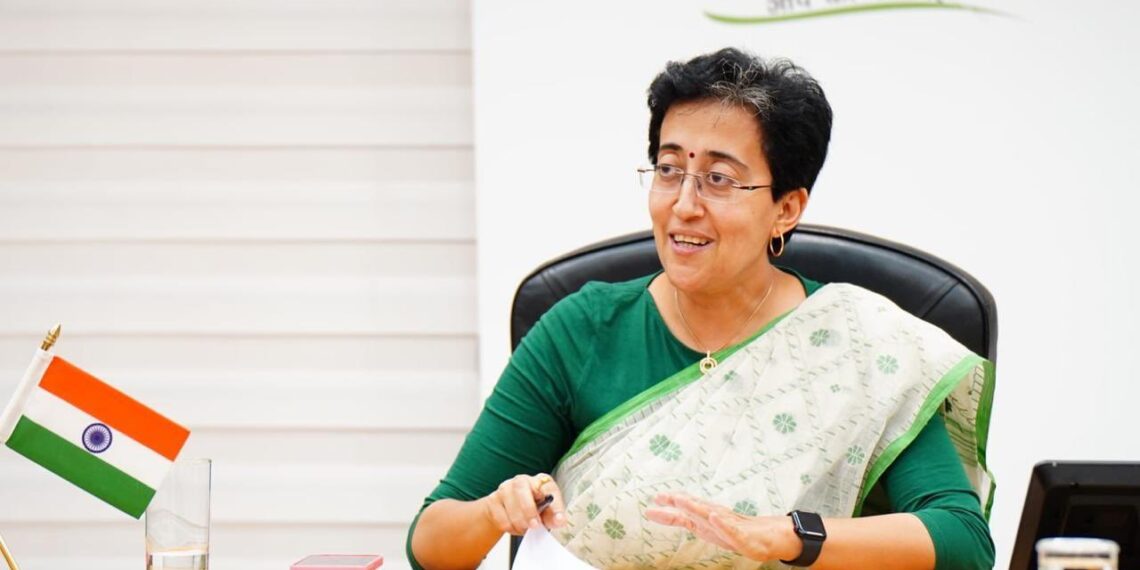 केजरीवाल की जगह आतिशी को झंडा फहराने की नहीं मिली इजाजत - Panchayati Times
