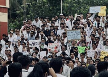 कोलकाता केस: जारी है डॉक्टरों की 24 घंटे की हड़ताल - Panchayati Times