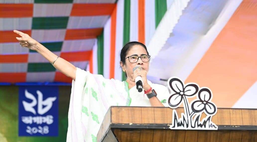 पश्चिम बंगाल: ममता बनर्जी की पार्टी TMC में होने जा रही बड़ी टूट - Panchayati Times