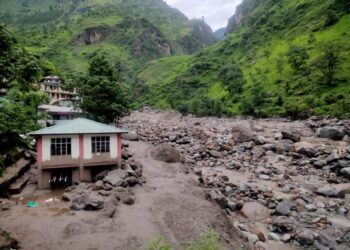 कुल्लू और मंडी में बादल फटने से कोहराम