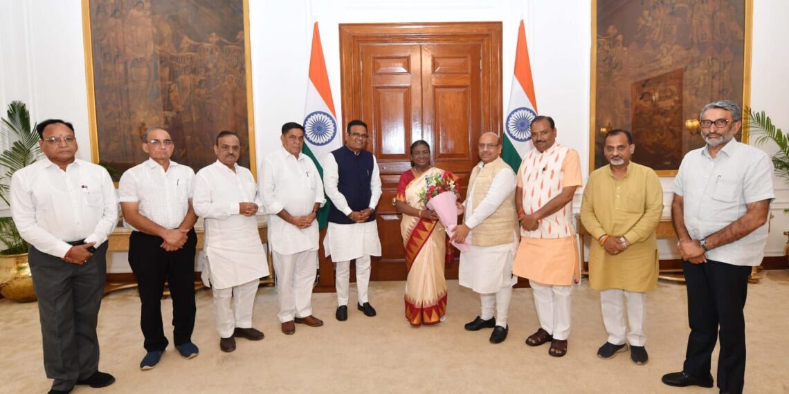 दिल्ली में राष्ट्रपति शासन लगेगा? राष्ट्रपति ने बीजेपी के ज्ञापन को भेजा गृह मंत्रालय - Panchayati Times