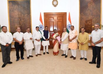 दिल्ली में राष्ट्रपति शासन लगेगा? राष्ट्रपति ने बीजेपी के ज्ञापन को भेजा गृह मंत्रालय - Panchayati Times