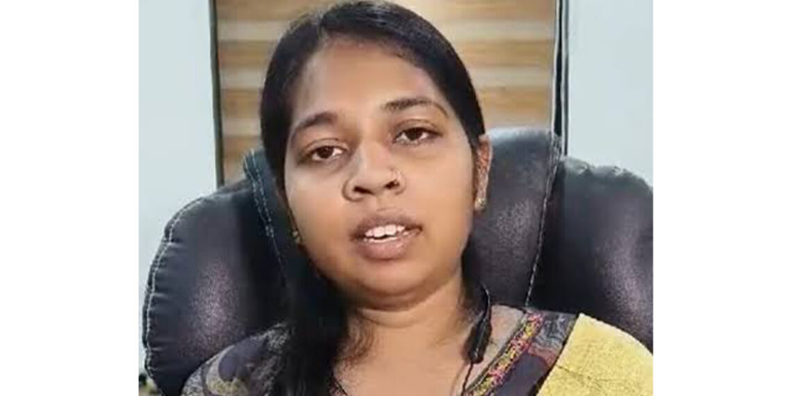 गुजरात की सबसे युवा सरपंच कल्पना चौहाण ने बनाया आदर्श गांव - Panchayati Times