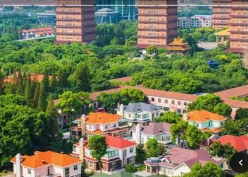 Being rich is so common up here