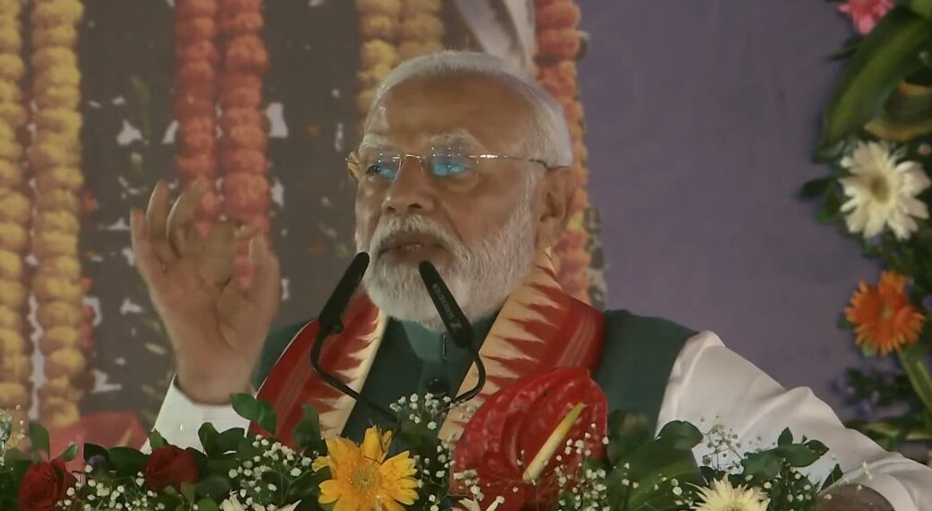 जनजातीय गौरव दिवस पर पीएम ने 11,000 घरों को लोगों को सौंपा - Panchayati Times