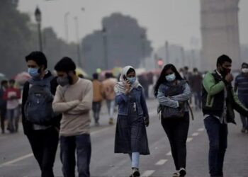 weather-update-delhi-ncr/very-low-visibility-due-to-dense-fog