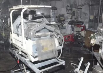 a-massive-fire-broke-out-in-the-infant-ward-of-jhansi-medical-college-10-children-died