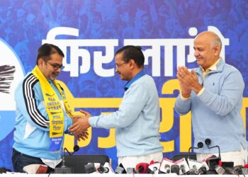 अवध ओझा ने राजनीति से लिया संन्यास, सोमनाथ भारती भड़के - Panchayati TImes