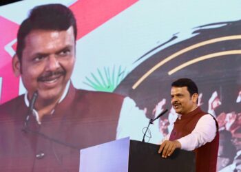 देवेंद्र फडणवीस का कैसा रहा है राजनीतिक सफर? - Panchayati Times