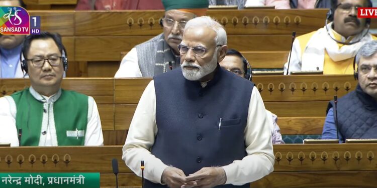 पीएम मोदी का विमान पेरिस यात्रा के दौरान पाकिस्तान में इतनी देर रहा - Panchayati Times