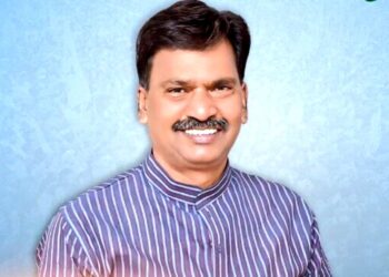 सीतापुर: कांग्रेस सांसद राकेश राठौर पर बलात्कार का आरोप, पुलिस ने मामला दर्ज किया - Panchayati Times