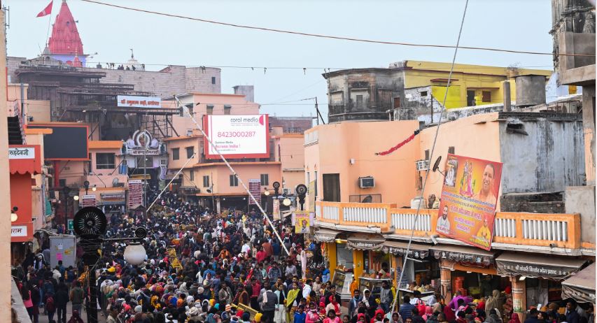 भगवान के दर्शन से नए साल की शुरुआत 