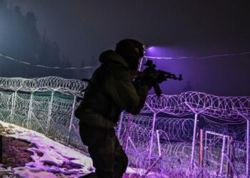 भारतीय सेना ने LoC पर घुसपैठ कर रहे 7 आतंकियों को मार गिराया - Panchayati Times