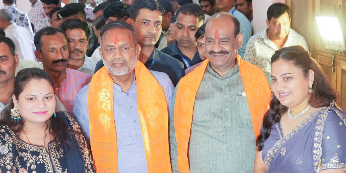 ओम बिरला ने पुलवामा में शहीद हुए हेमराज मीणा की बेटी की शादी में पहुंच कर मिसाल कायम की - Panchayati Times