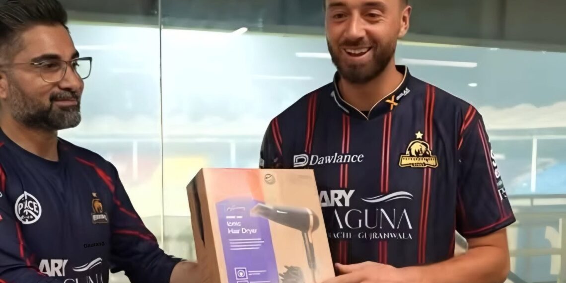 IPL की बराबरी करने चली PSL ने शतकवीर को दिया हेयर ड्रायर - Panchayati Times