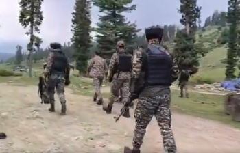 शोपियां में सुरक्षाबलों की बड़ी कार्रवाई, तीन आतंकी मारे गए  