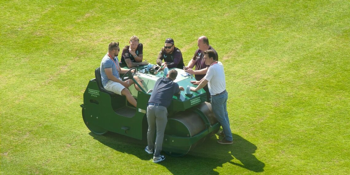 In the image above, it was seen that the English captain Ben Stokes, coach Brendon McCullum and England chief selector Rob Key were having a discussion with pitch curator and ground staff about the pitch conditions in Headingley, Leeds.