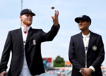 ind-vs-eng-live-england-won-the-toss-and-invited-india-to-bat-first-players-will-wear-black-bands-on-their-hands
