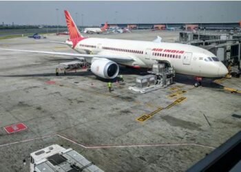 Air India plane made an emergency landing in Chennai, 100 passengers including MPs were on board