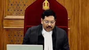 सुप्रीम कोर्ट में वकील का हंगामा: CJI के सामने जूता... - Panchayati Times