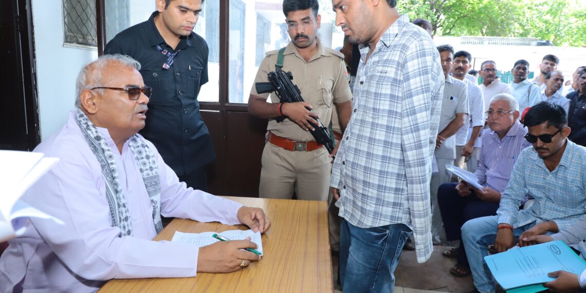 राजस्थान: इतिहास की किताब में अकबर 'महान' नहीं पढ़ाया जाएगा - Panchayati Times