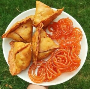 समोसा, जलेबी अब ‘सिगरेट’ जैसी हानिकारक: स्वास्थ्य मंत्रालय - Panchayati Times