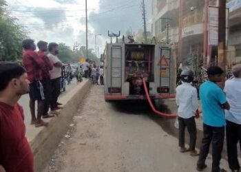 UP: चाइल्ड हॉस्पिटल में लगी भीषण आग, अबतक दर्जनों बच्चों को निकाला गया