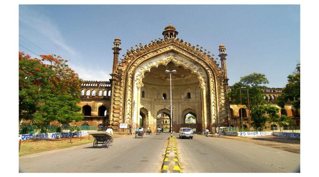 लखनऊ में चोरी की अनोखी दास्तान: नौकर ने उड़ाए लाखों, फिर किया निवेश - Panchayati Times