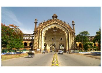 लखनऊ में चोरी की अनोखी दास्तान: नौकर ने उड़ाए लाखों, फिर किया निवेश - Panchayati Times