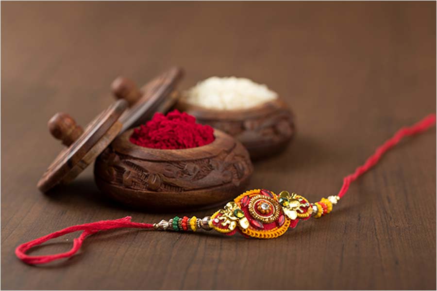 Why are three knots tied while tying a Rakhi? What is the belief