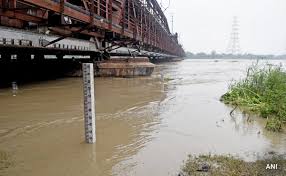 Yamuna river at danger mark in Delhi, flood threat persists