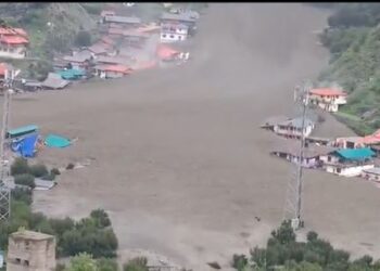 Market, houses and hotels washed away due to cloudburst in Dharali of Uttarkashi, many missing and 4 dead