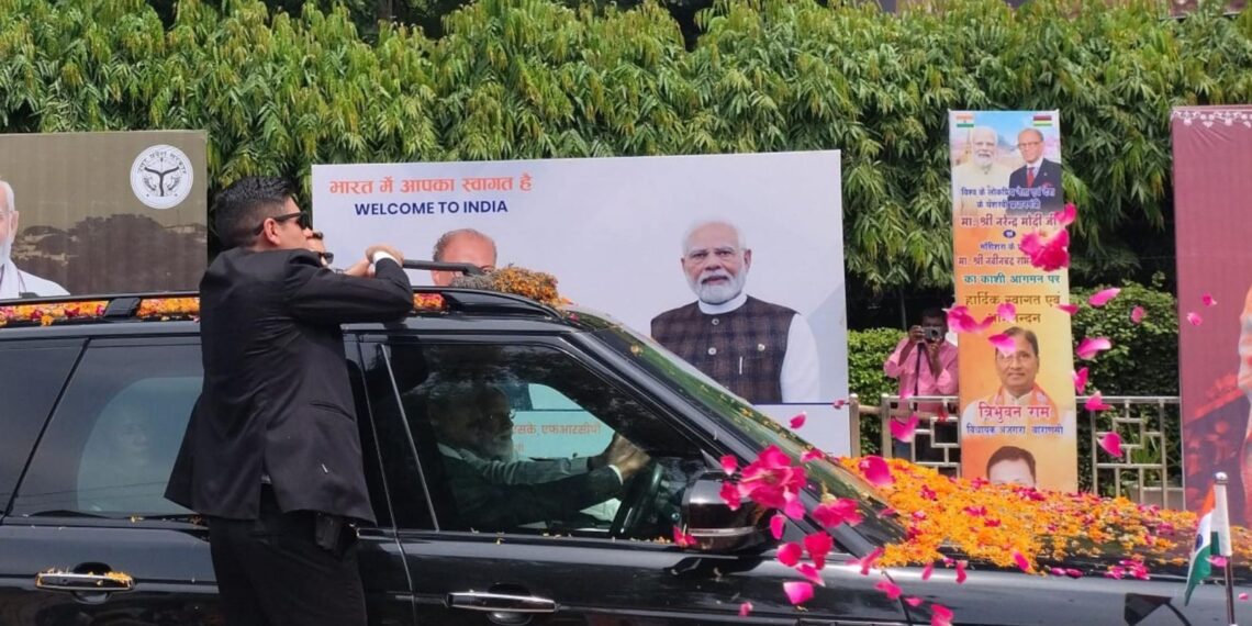 PM Modi's road show in Varanasi (Image Credit: SM)